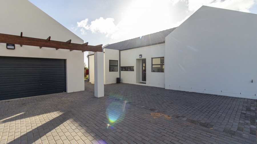 9 Bedroom Property for Sale in Long Acres Country Estate Western Cape